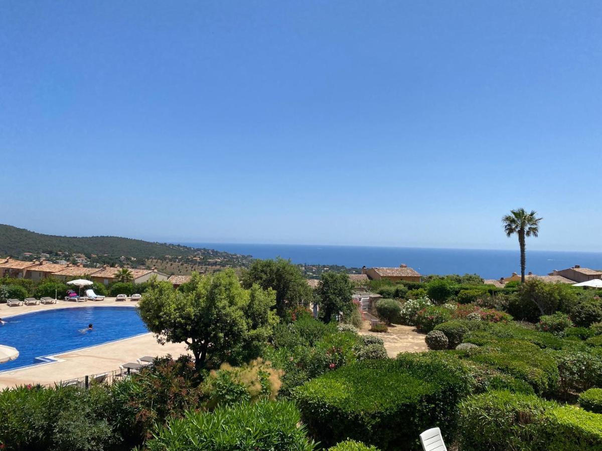 Appart. Vue Mer Avec Piscine - Golfe De St Tropez Les Issambres Exterior foto