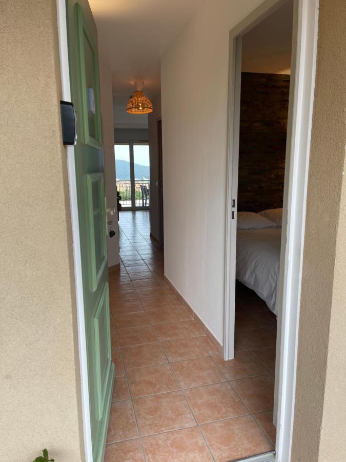 Appart. Vue Mer Avec Piscine - Golfe De St Tropez Les Issambres Exterior foto